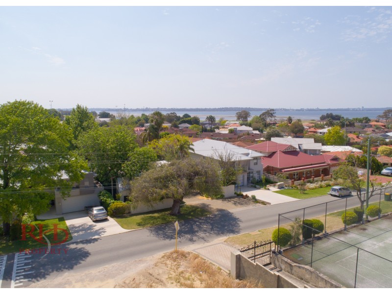 36 & 36A Doney Street, Alfred Cove WA 6154