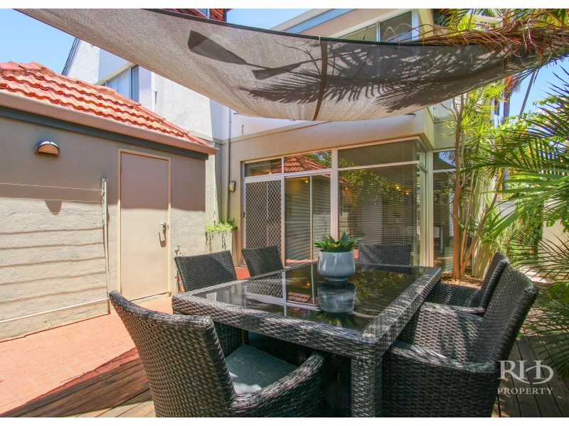 2/13 Weston Avenue, South Perth WA 6151