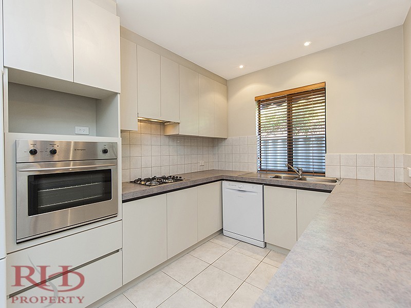 2/139 HENSMAN STREET, South Perth WA 6151