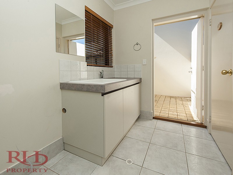 2/139 HENSMAN STREET, South Perth WA 6151