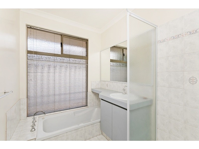 15 Dreier Court, Atwell WA 6164