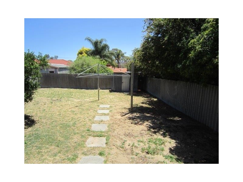 4A Dixon Place, Kardinya WA 6163