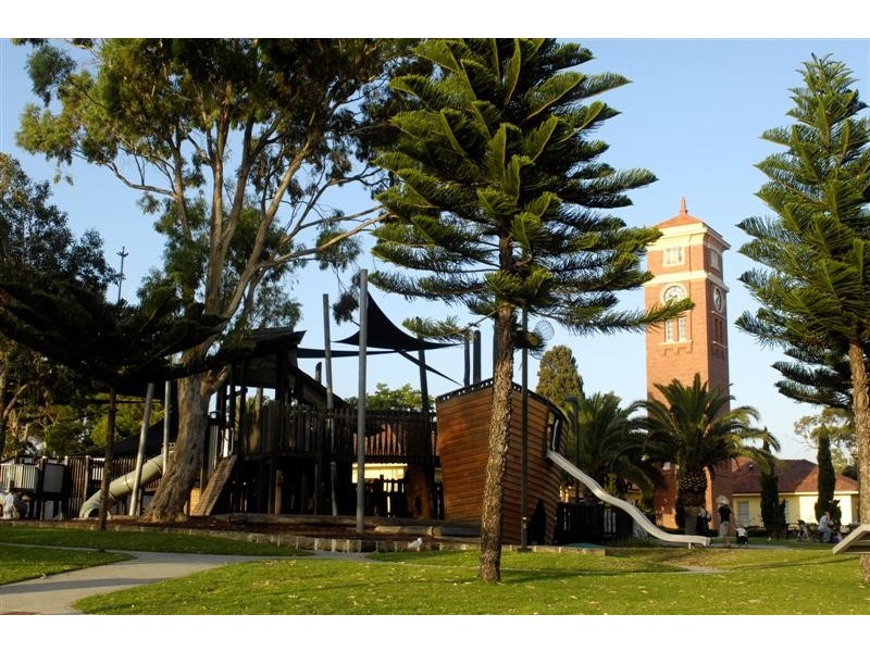 86 Tweeddale Road, Applecross WA 6153