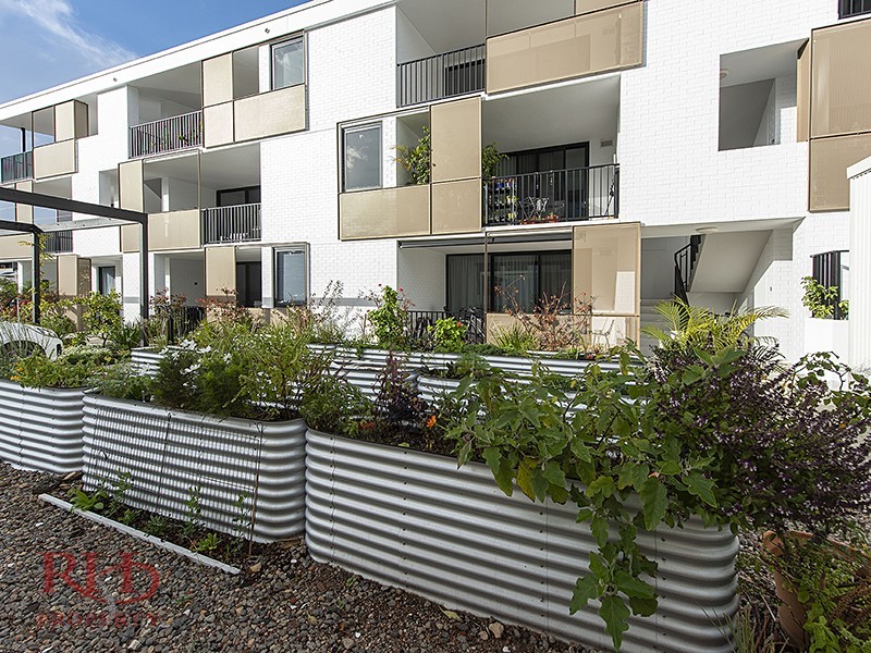 10/2 BEAZLEY WAY, White Gum Valley WA 6162