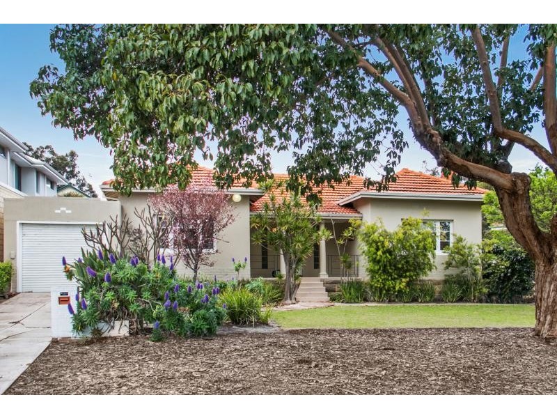 28 DANDENONG ROAD, Attadale WA 6156