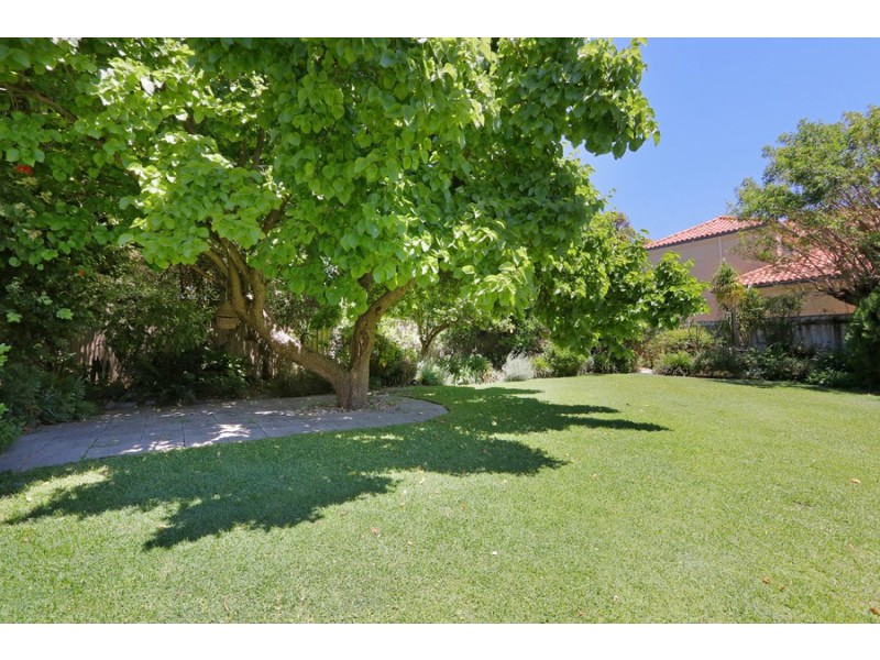 1 GROSSE ROAD, Applecross WA 6153