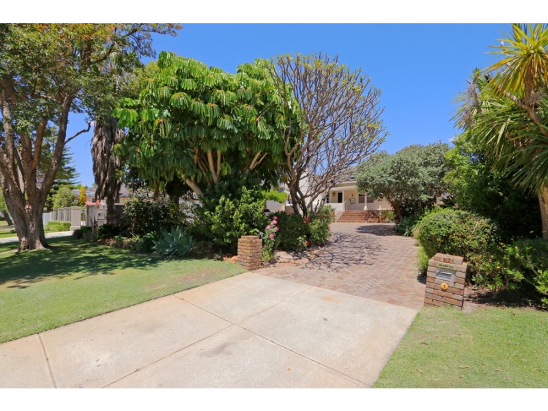 1 GROSSE ROAD, Applecross WA 6153