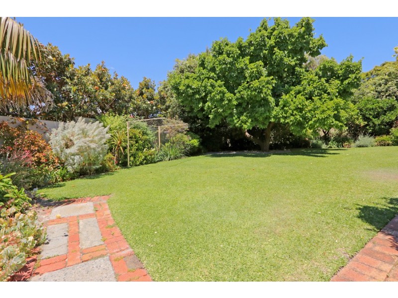 1 GROSSE ROAD, Applecross WA 6153