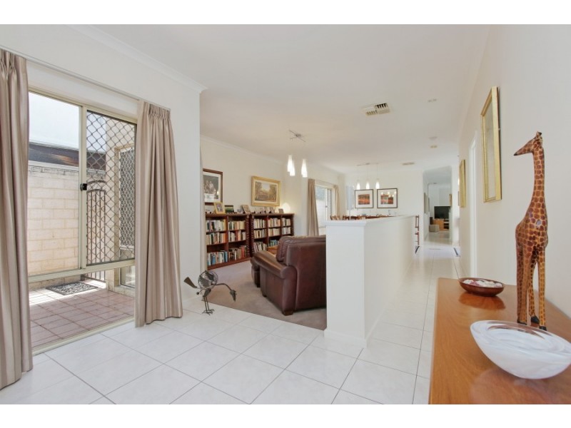 20B Lilian Avenue, Applecross WA 6153