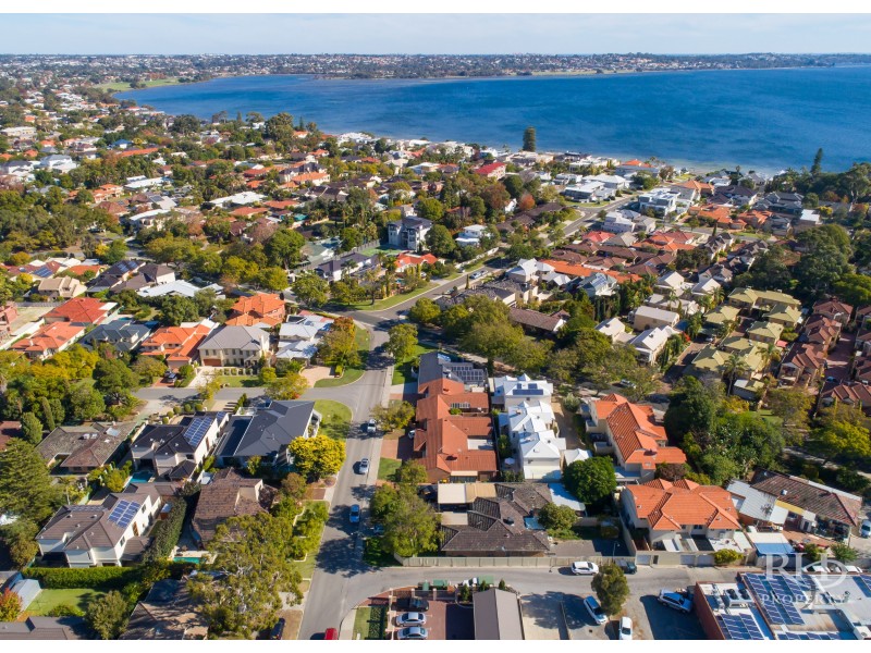 1 MACDONALD ROAD, Applecross WA 6153