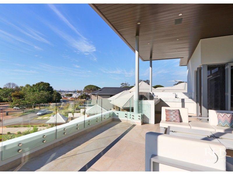 63 Duncraig Road, Applecross WA 6153