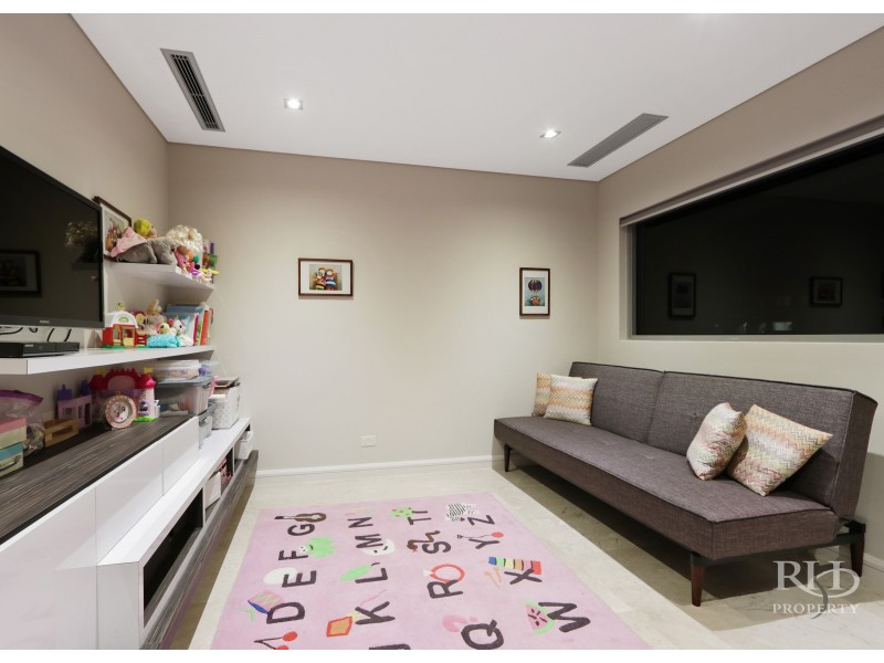 63 Duncraig Road, Applecross WA 6153