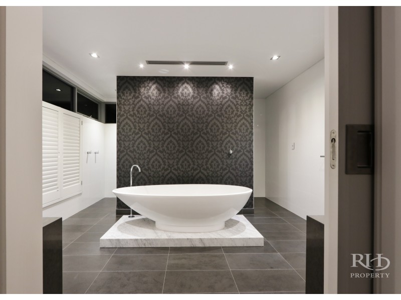 63 Duncraig Road, Applecross WA 6153