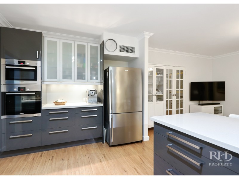 1/11 Macleod Road, Applecross WA 6153