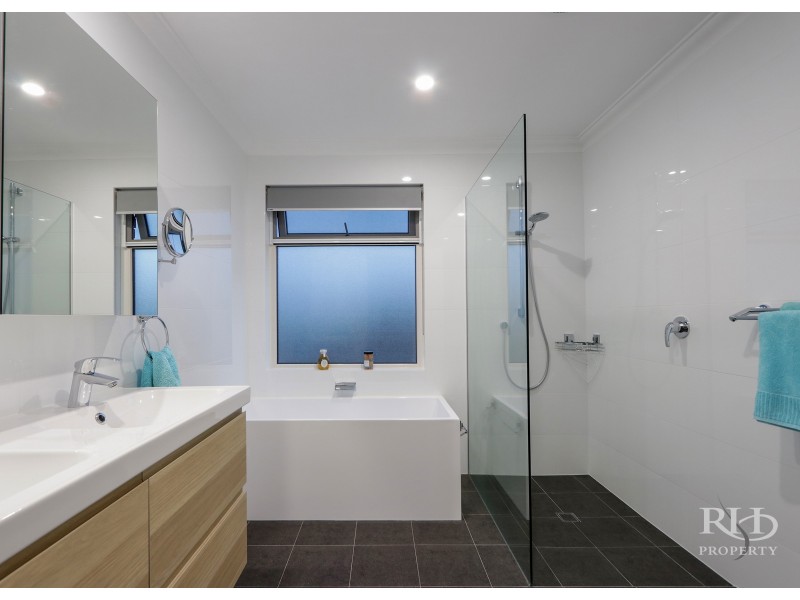 1/11 Macleod Road, Applecross WA 6153