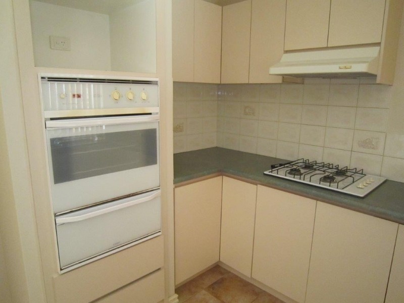 28 Canavan Crescent, Manning WA 6152