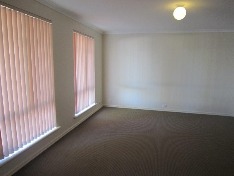 28 Canavan Crescent, Manning WA 6152