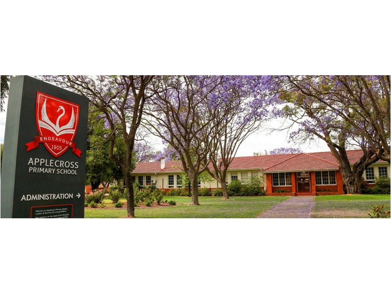 10A Macrae Road, Applecross WA 6153