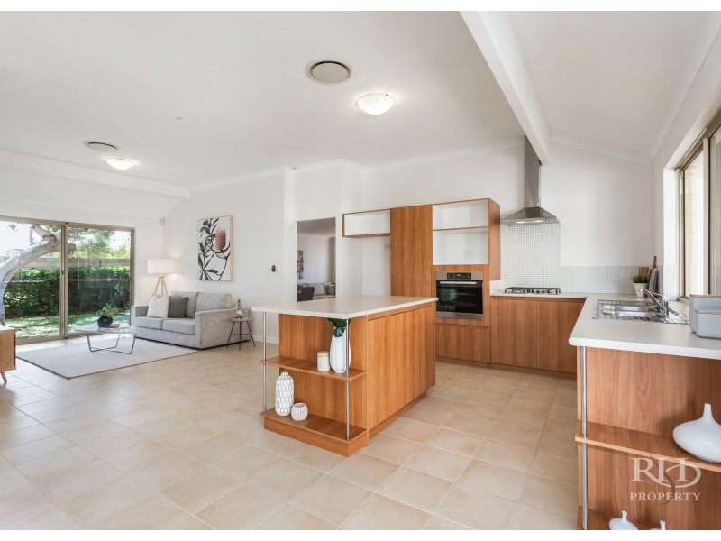 1A Karoonda Road, Booragoon WA 6154