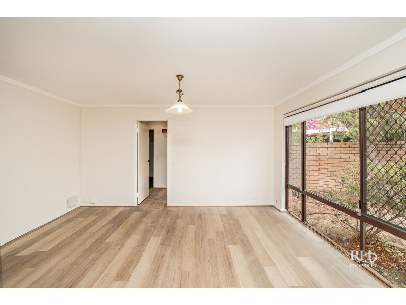 4/6 Axford Street, Como WA 6152