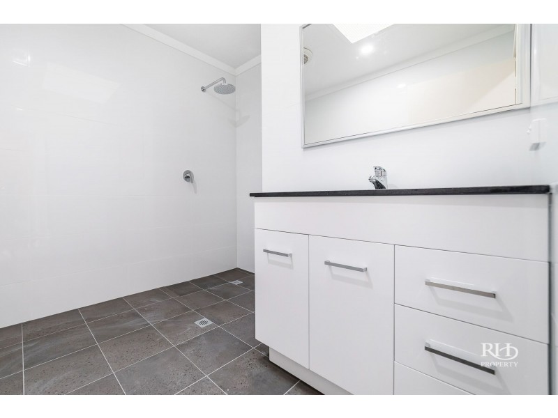 4/6 Axford Street, Como WA 6152