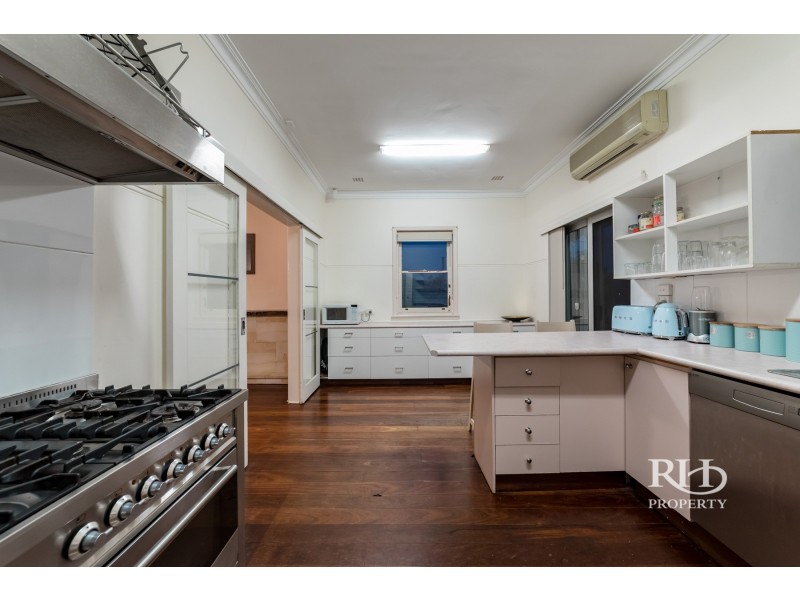 14 Birdwood Road, Melville WA 6156