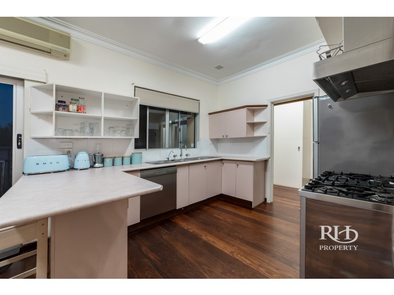 14 Birdwood Road, Melville WA 6156