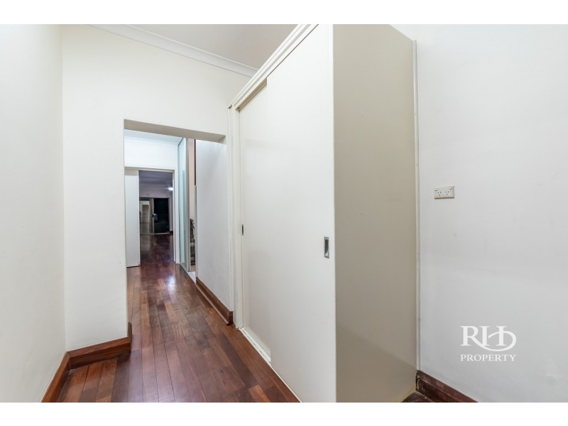 14 Birdwood Road, Melville WA 6156