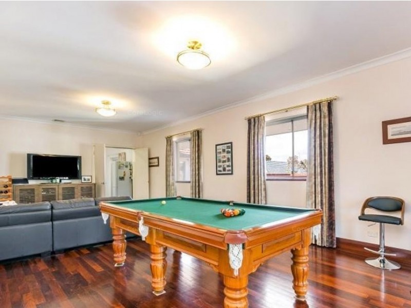 14 Birdwood Road, Melville WA 6156