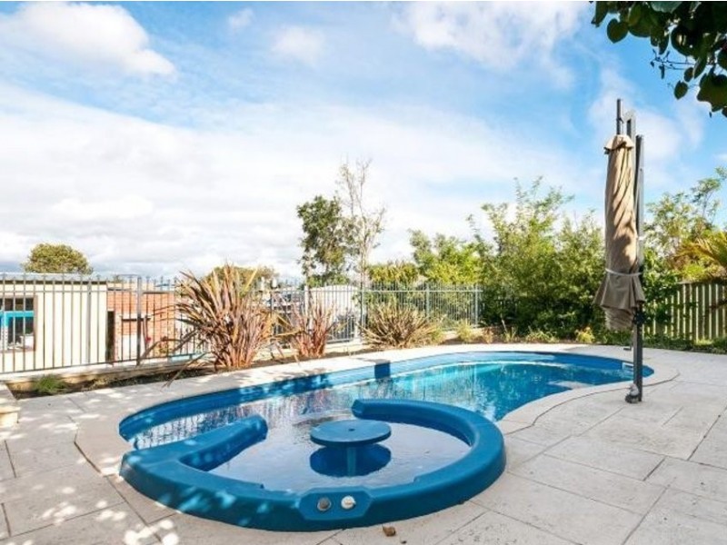 14 Birdwood Road, Melville WA 6156