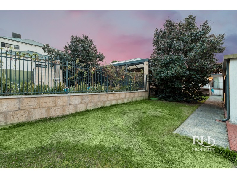 14 Birdwood Road, Melville WA 6156