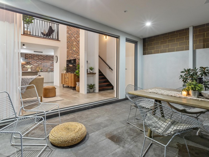 123 Orsino Boulevard, North Coogee WA 6163