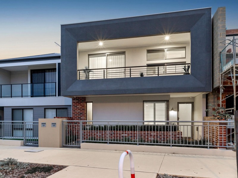 123 Orsino Boulevard, North Coogee WA 6163