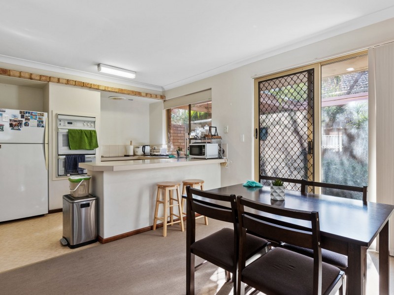 2/6 Forbes Road, Applecross WA 6153