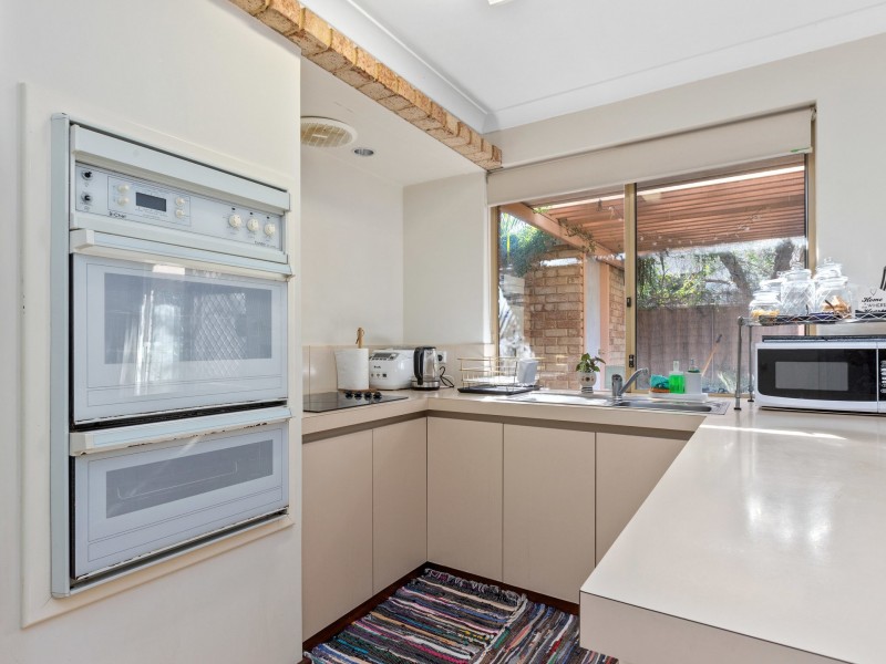 2/6 Forbes Road, Applecross WA 6153