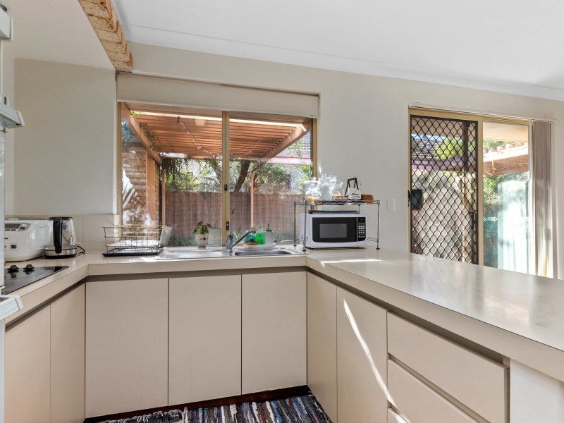 2/6 Forbes Road, Applecross WA 6153