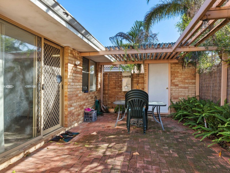 2/6 Forbes Road, Applecross WA 6153