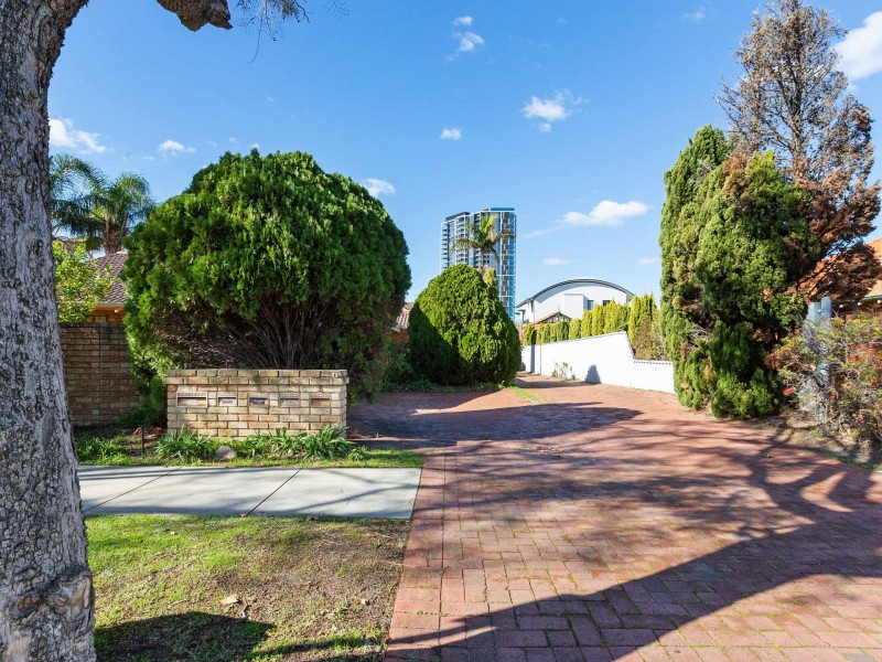 2/6 Forbes Road, Applecross WA 6153