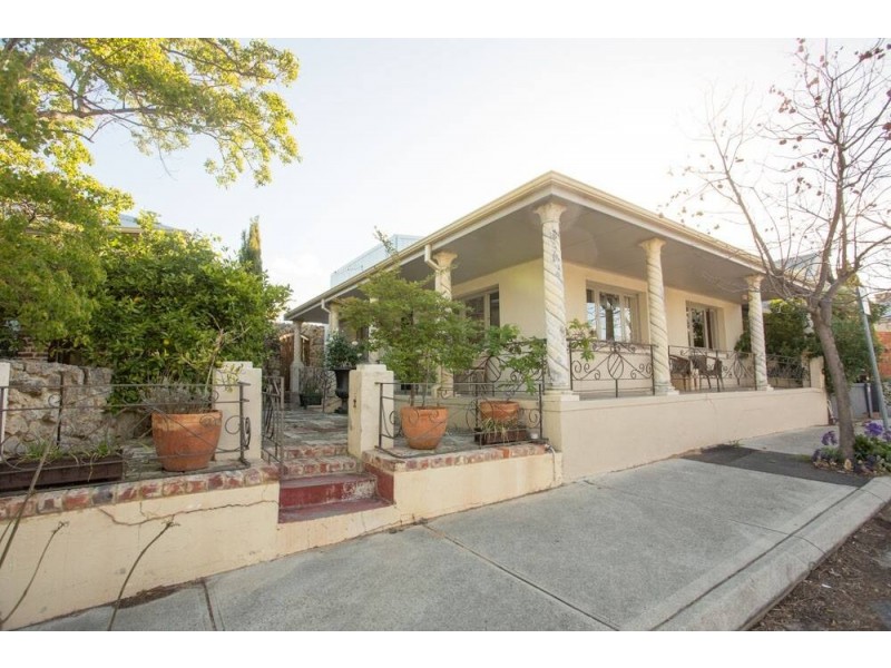 3 Barnett Street, Fremantle WA 6160