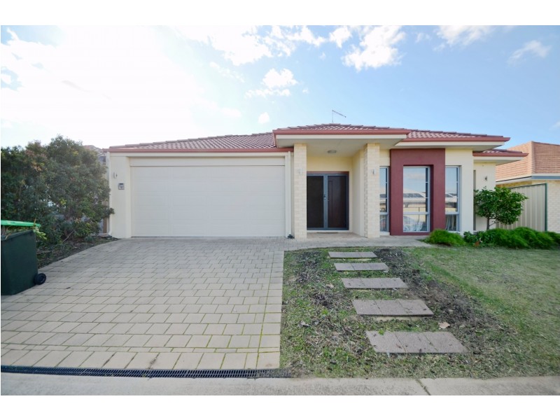 18 Johnsonia Bend, Hammond Park WA 6164