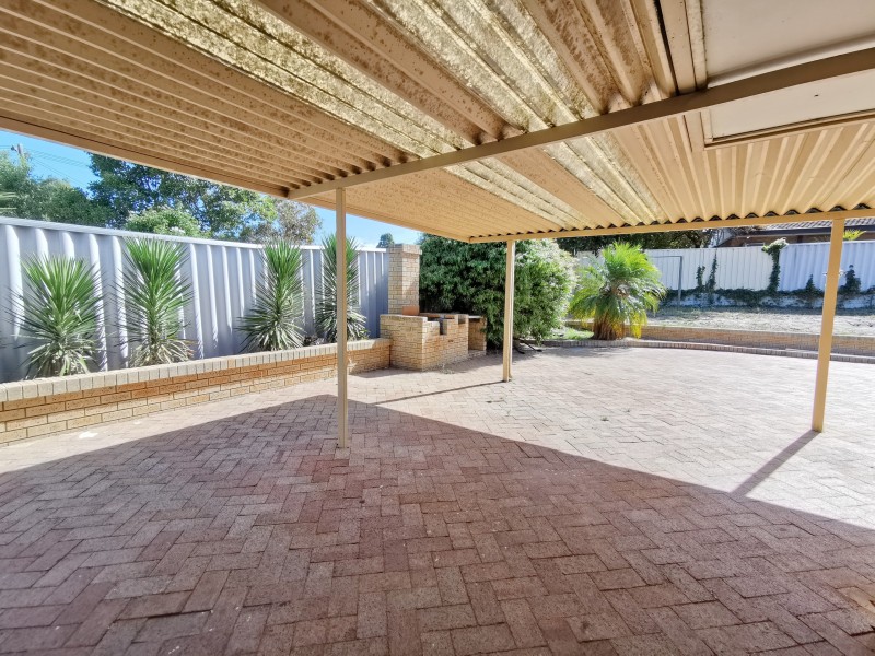 15 Moondarra Circle, South Lake WA 6164