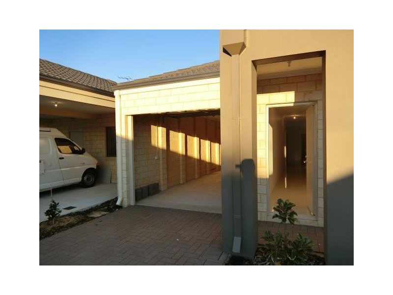 1/37 Little John Road, Armadale WA 6112