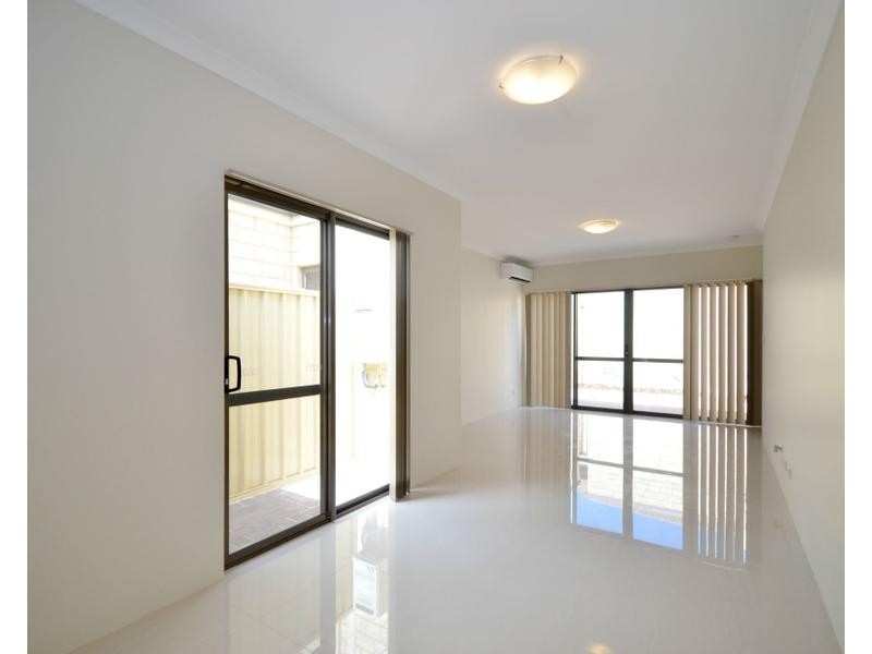 1/37 Little John Road, Armadale WA 6112