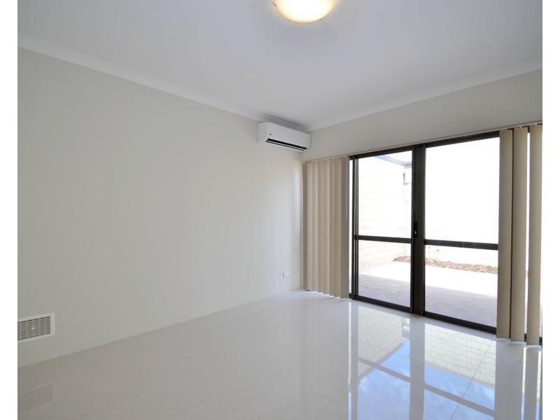 1/37 Little John Road, Armadale WA 6112