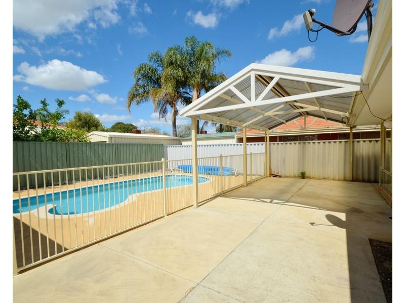 5 Cranshaw Mews, Atwell WA 6164