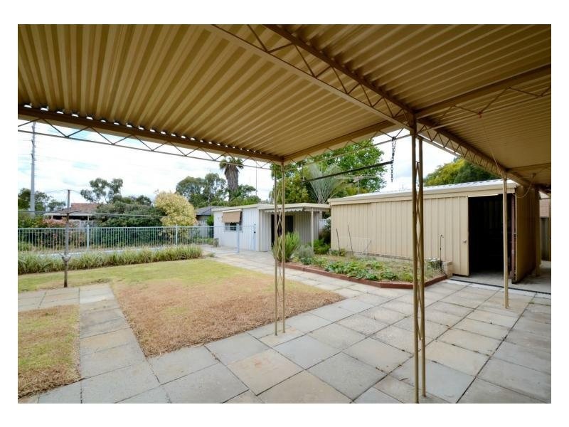 8 Wilpon Street, Beckenham WA 6107