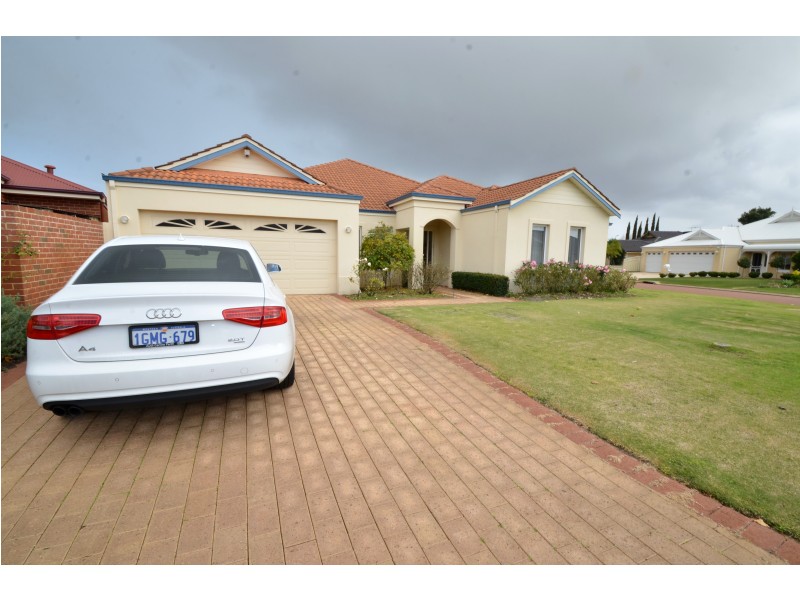 82 Ashmore Avenue, Canning Vale WA 6155