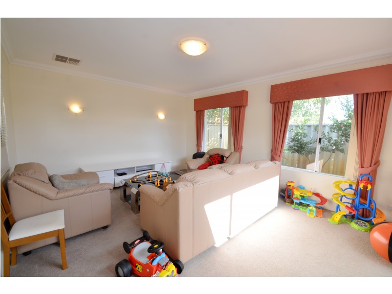 82 Ashmore Avenue, Canning Vale WA 6155