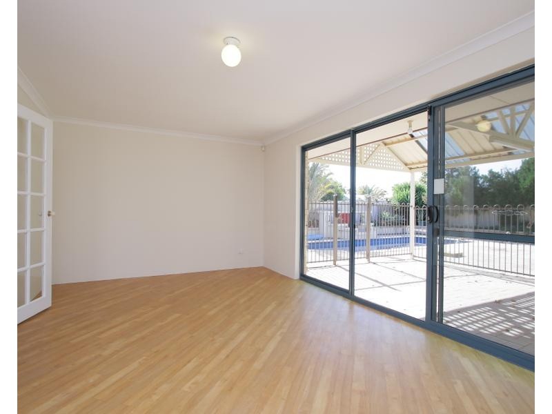 21 Brushbox Way, Huntingdale WA 6110