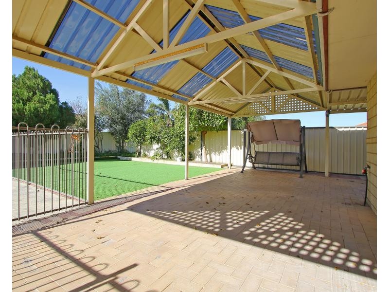 21 Brushbox Way, Huntingdale WA 6110